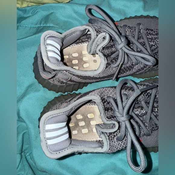 *PRICE OBO* CIB: AUTHENTIC Adidas Yeezy Boost 350 V2 Beluga 2.0 - Picture 7 of 12
